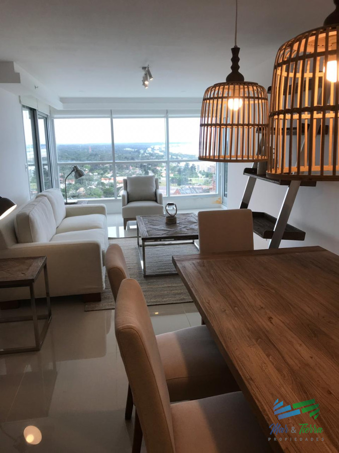 Apartamento ID.3432 - Para brillar en la Parada 10 de Playa Brava - Apartamento de 2 en suite mas dependencia de servicio con baño