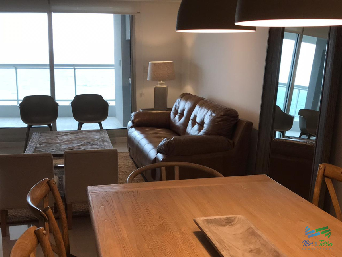 Apartamento ID.3433 - Para brillar en la Parada 10 de Playa Brava - Apartamento de 3 dormitorios con 2  baños mas dependencia de servicio con baño