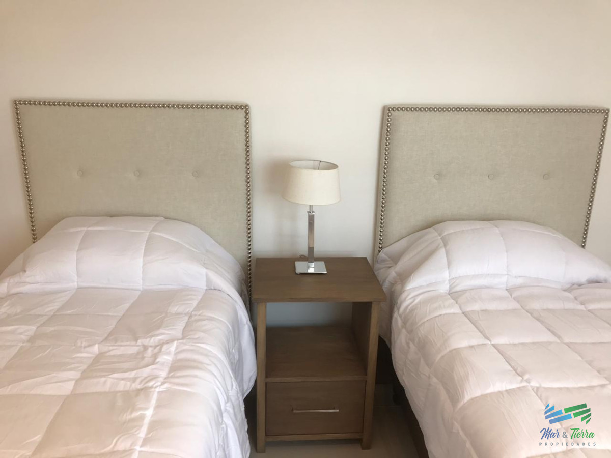 Apartamento ID.3433 - Para brillar en la Parada 10 de Playa Brava - Apartamento de 3 dormitorios con 2  baños mas dependencia de servicio con baño