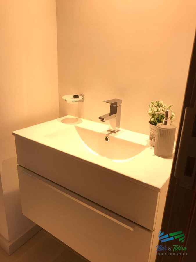 Apartamento ID.3432 - Para brillar en la Parada 10 de Playa Brava - Apartamento de 2 en suite mas dependencia de servicio con baño