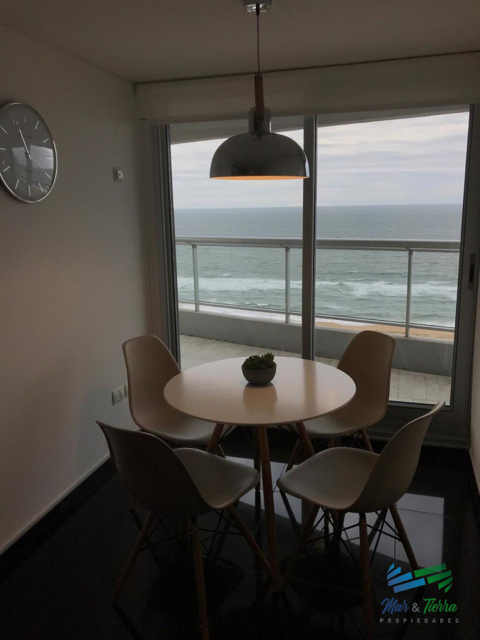 Apartamento ID.3433 - Para brillar en la Parada 10 de Playa Brava - Apartamento de 3 dormitorios con 2  baños mas dependencia de servicio con baño