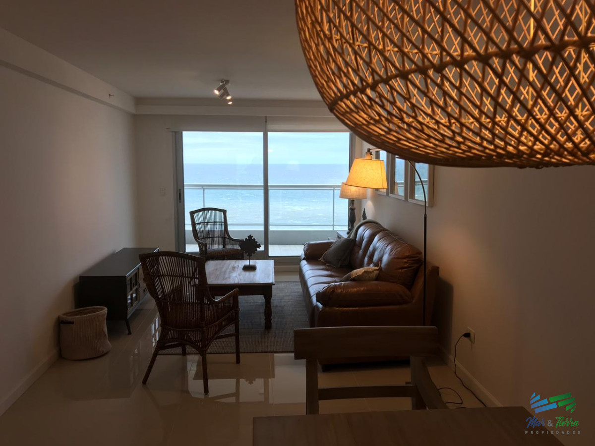 Apartamento ID.3420 - Para brillar en la Parada 10 de Playa Brava - Apartamento de 2 dormitorios en suite