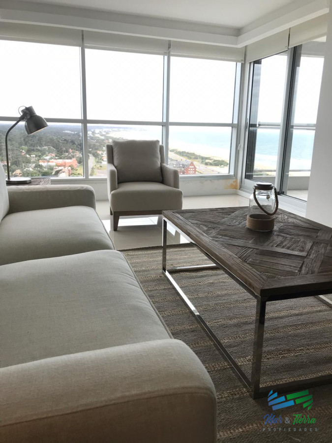 Apartamento ID.3432 - Para brillar en la Parada 10 de Playa Brava - Apartamento de 2 en suite mas dependencia de servicio con baño