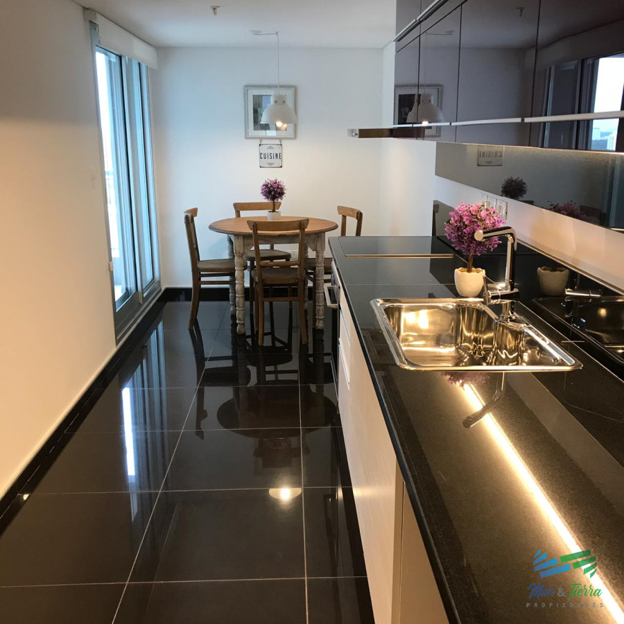 Apartamento ID.3420 - Para brillar en la Parada 10 de Playa Brava - Apartamento de 2 dormitorios en suite