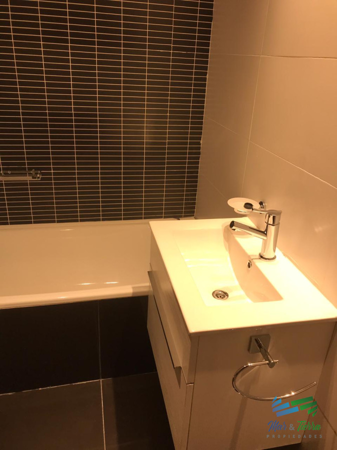 Apartamento ID.3420 - Para brillar en la Parada 10 de Playa Brava - Apartamento de 2 dormitorios en suite