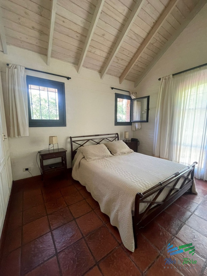 Casa ID.4625 - En venta casa de 4 dormitorios con piscina en el Golf, Punta del Este.
