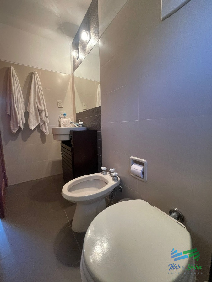 Casa ID.4625 - En venta casa de 4 dormitorios con piscina en el Golf, Punta del Este.