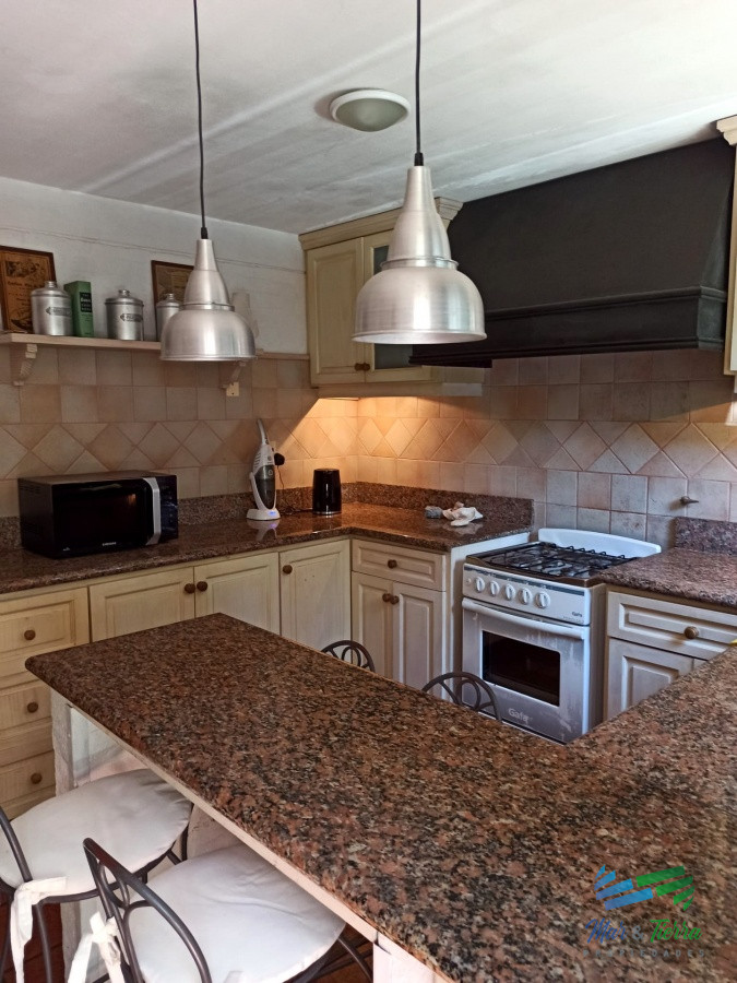 Casa ID.4625 - En venta casa de 4 dormitorios con piscina en el Golf, Punta del Este.