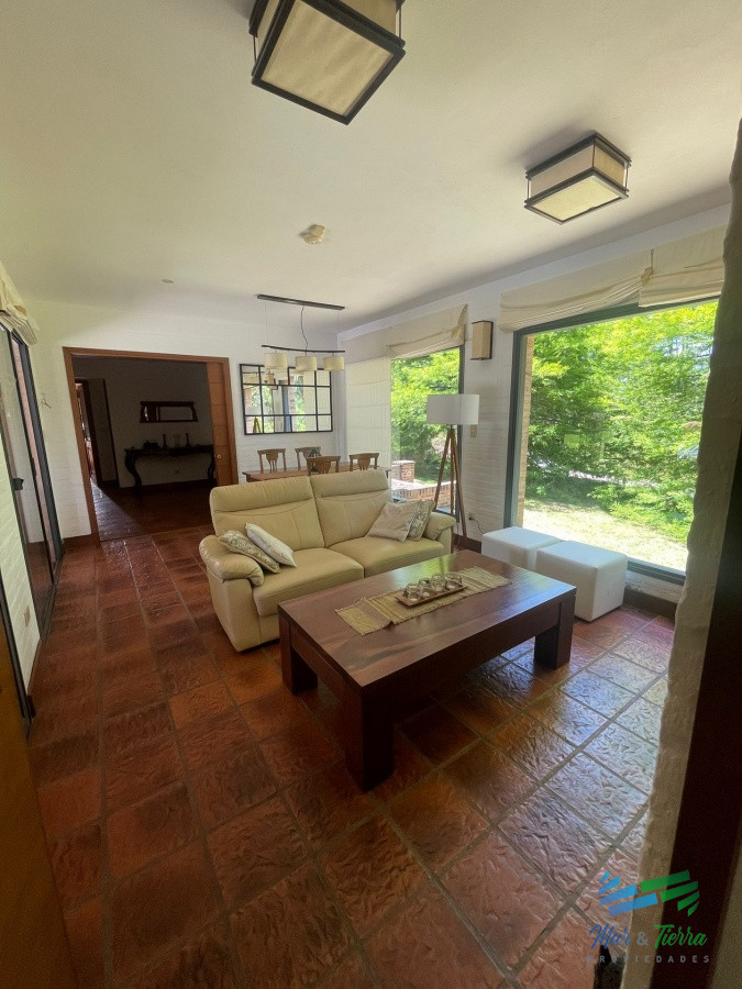 Casa ID.4625 - En venta casa de 4 dormitorios con piscina en el Golf, Punta del Este.