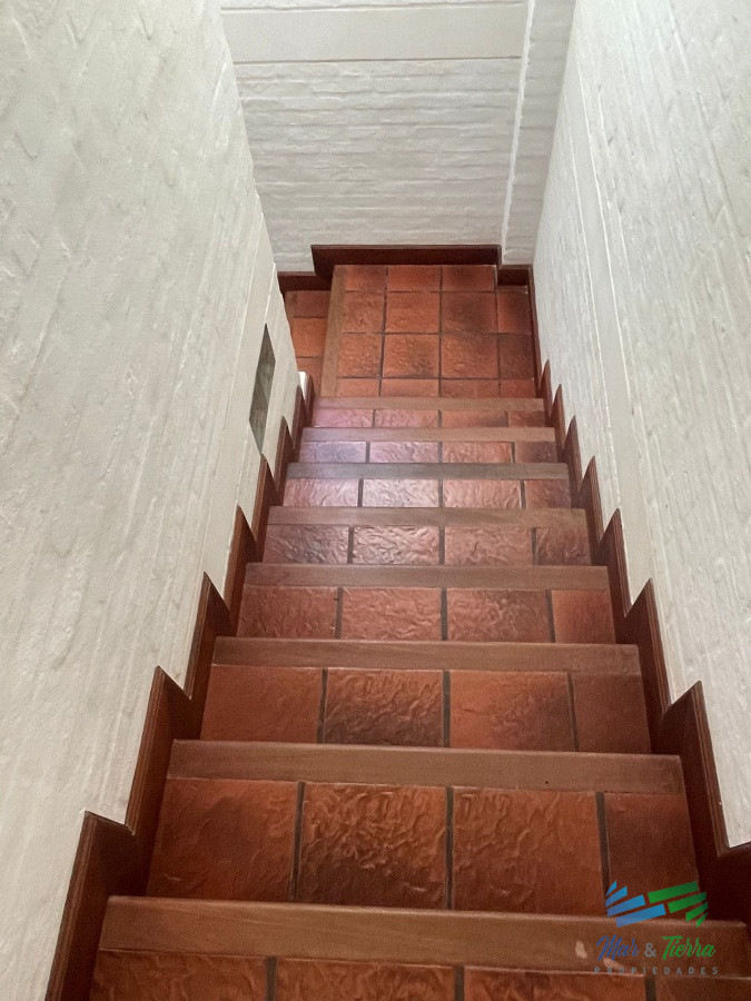 Casa ID.4625 - En venta casa de 4 dormitorios con piscina en el Golf, Punta del Este.