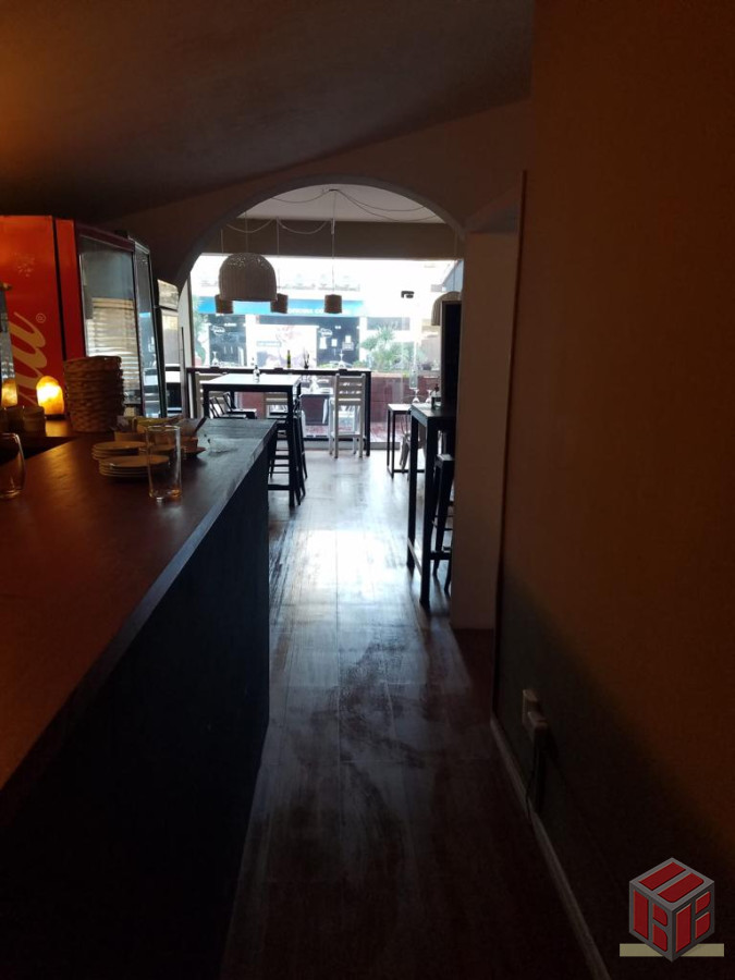 Local Comercial ID.8860 - Local en Punta del Este, Península