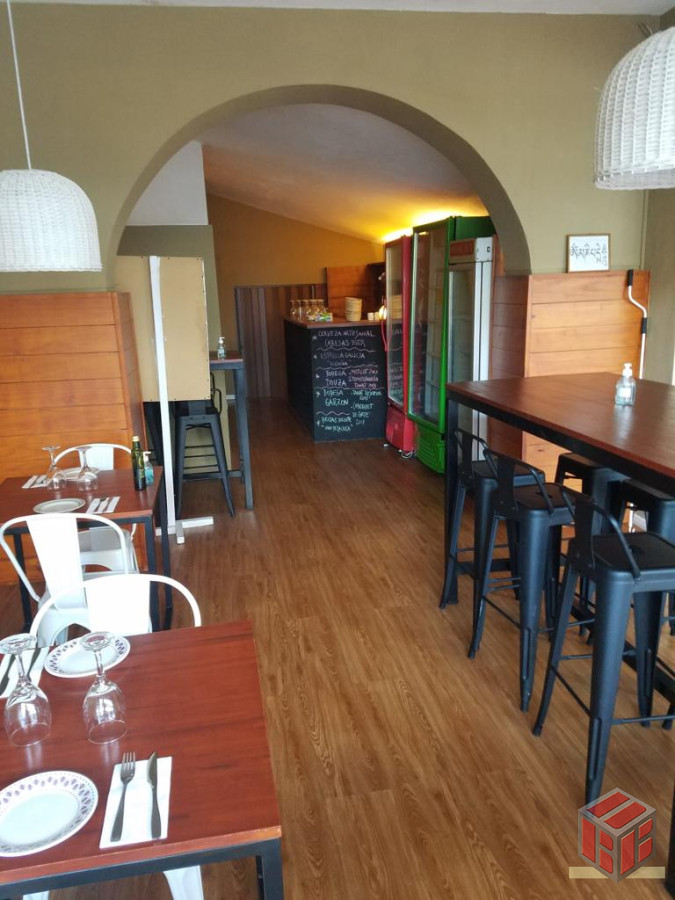 Local Comercial ID.8860 - Local en Punta del Este, Península
