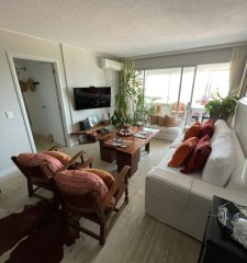 Piso alto en Roosevelt, 3 dormitorios