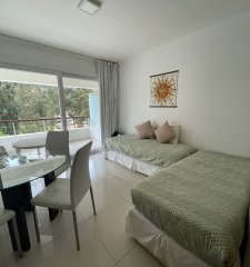Solanas, monoambiente con terraza