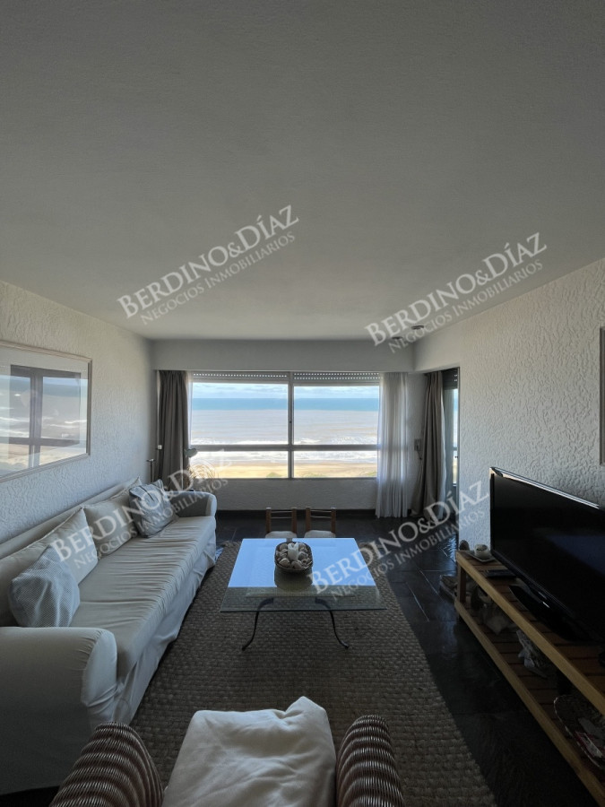 Apartamento ID.2737 - Venta de un dormitorio frente al mar - Playa Brava