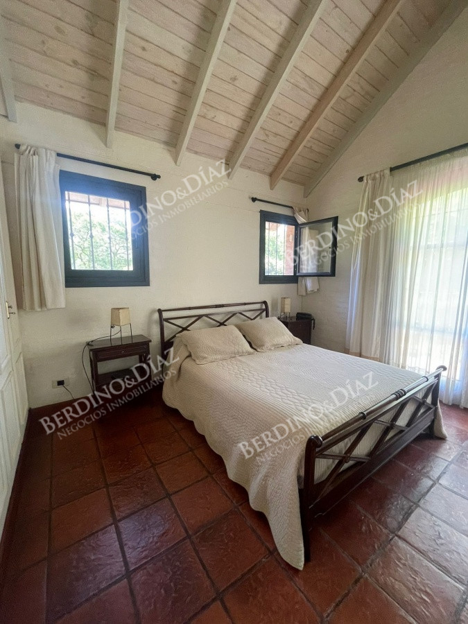 Casa ID.2734 - Venta chalet Golf. 4 Dormitorios,  piscina.