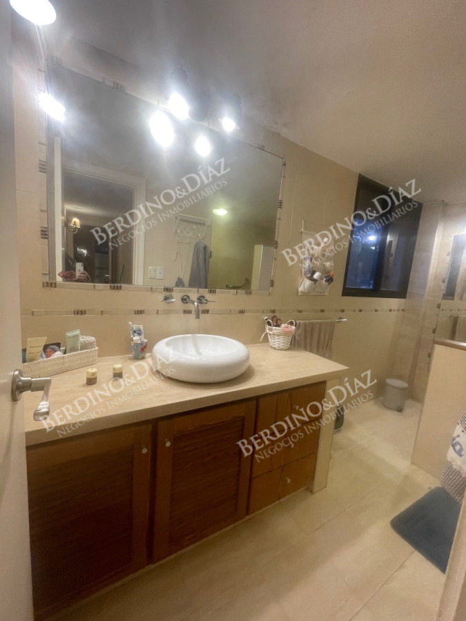 Casa ID.2735 - Venta en Mansa de 4 dormitorios en Playa Mansa