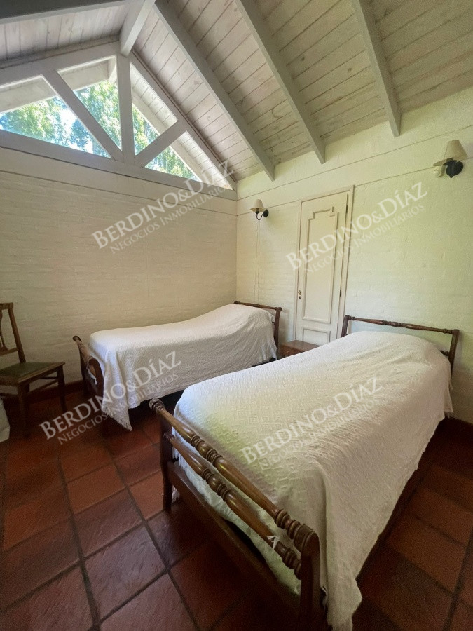 Casa ID.2734 - Venta chalet Golf. 4 Dormitorios,  piscina.