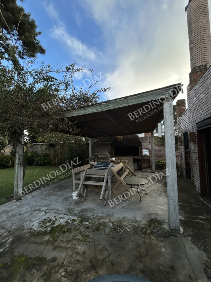 Casa ID.2735 - Venta en Mansa de 4 dormitorios en Playa Mansa
