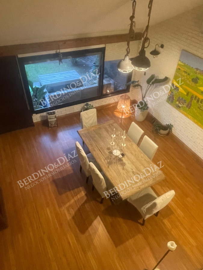 Casa ID.2735 - Venta en Mansa de 4 dormitorios en Playa Mansa