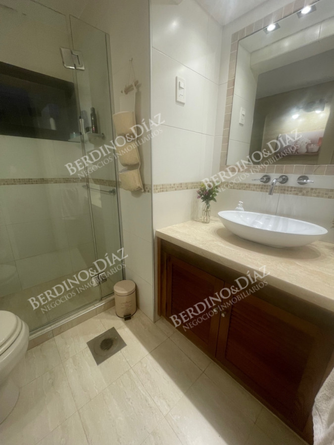 Casa ID.2735 - Venta en Mansa de 4 dormitorios en Playa Mansa