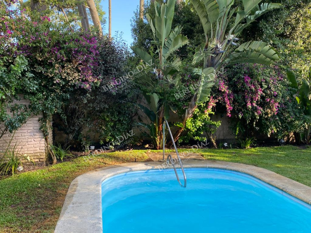 Casa ID.2735 - Venta en Mansa de 4 dormitorios en Playa Mansa