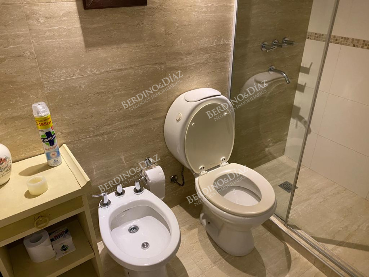 Casa ID.2735 - Venta en Mansa de 4 dormitorios en Playa Mansa
