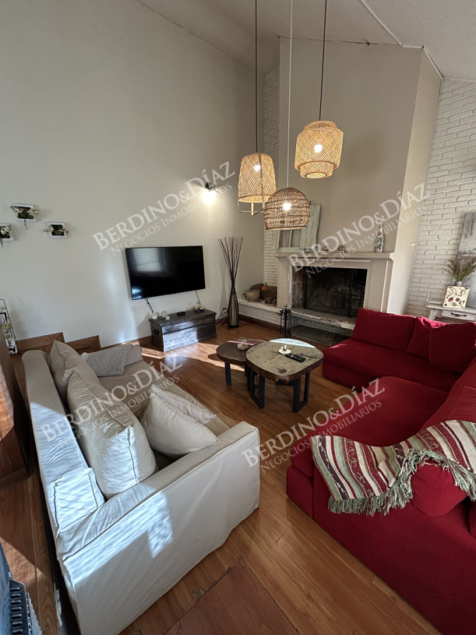 Casa ID.2735 - Venta en Mansa de 4 dormitorios en Playa Mansa