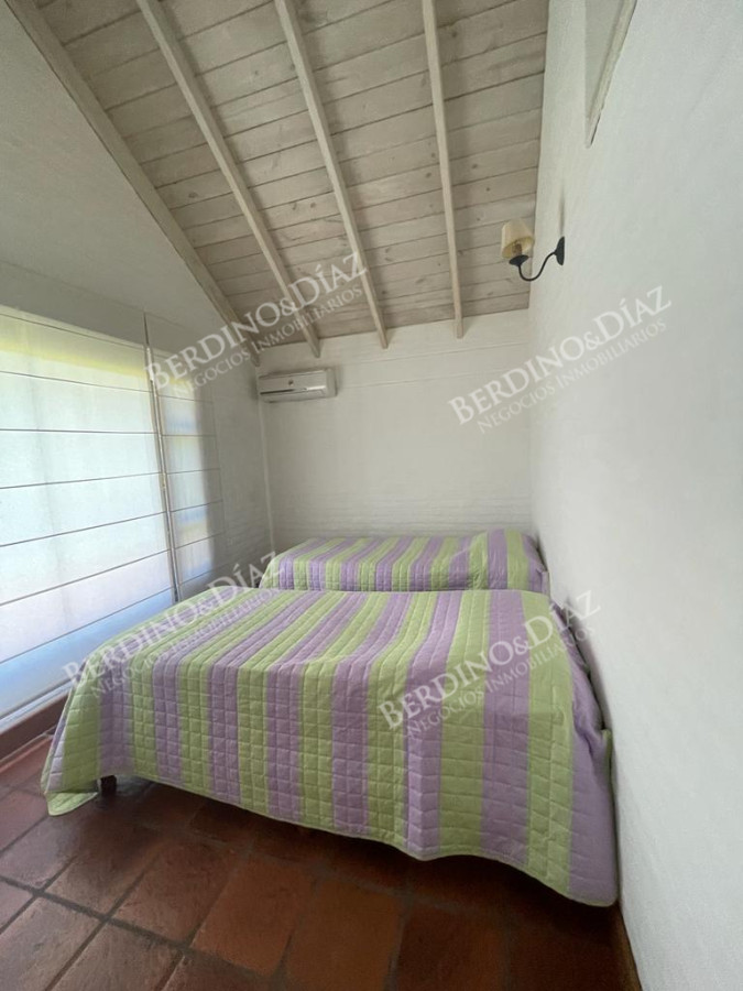 Casa ID.2734 - Venta chalet Golf. 4 Dormitorios,  piscina.