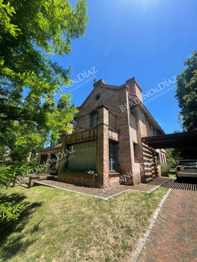 Casa ID.2734 - Venta chalet Golf. 4 Dormitorios,  piscina.