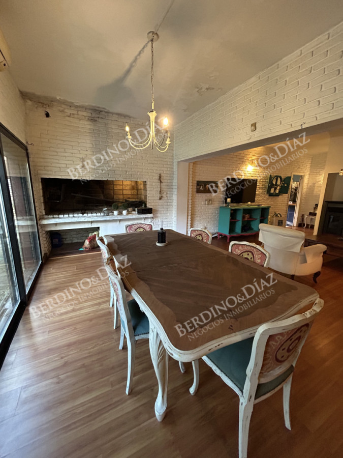Casa ID.2735 - Venta en Mansa de 4 dormitorios en Playa Mansa