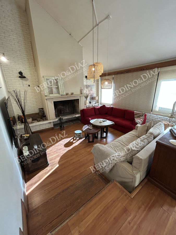 Casa ID.2735 - Venta en Mansa de 4 dormitorios en Playa Mansa