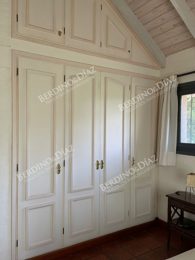 Casa ID.2734 - Venta chalet Golf. 4 Dormitorios,  piscina.