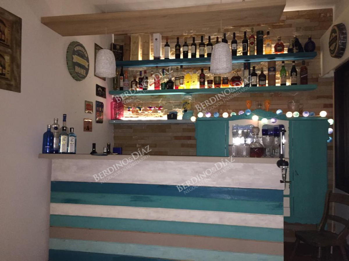 Casa ID.2735 - Venta en Mansa de 4 dormitorios en Playa Mansa