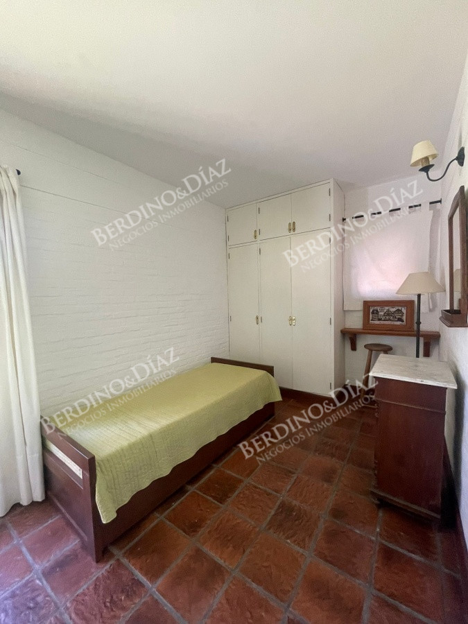 Casa ID.2734 - Venta chalet Golf. 4 Dormitorios,  piscina.