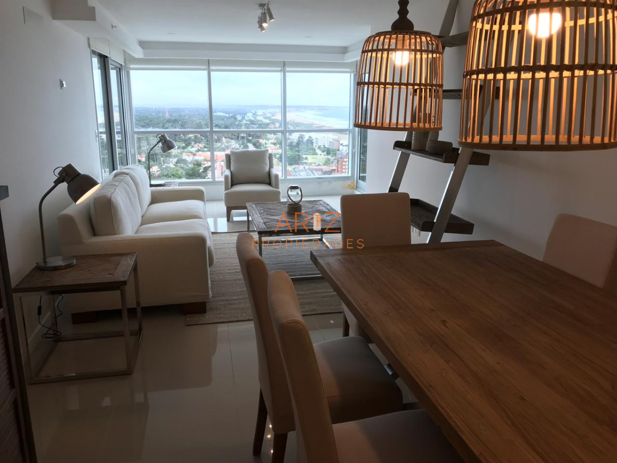 Apartamento ID.1196 - Para brillar en la Parada 10 de Playa Brava - Apartamento de 2 en suite mas dependencia de servicio con baño