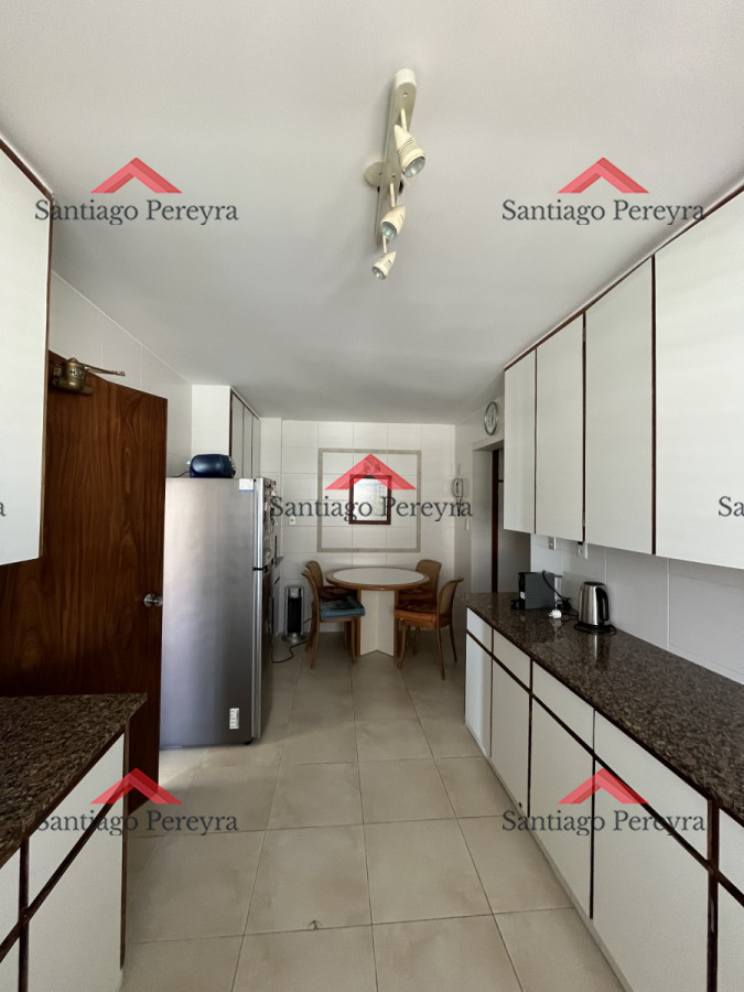 Apartamento ID.14562 - 4 Dormitorios frente al mar