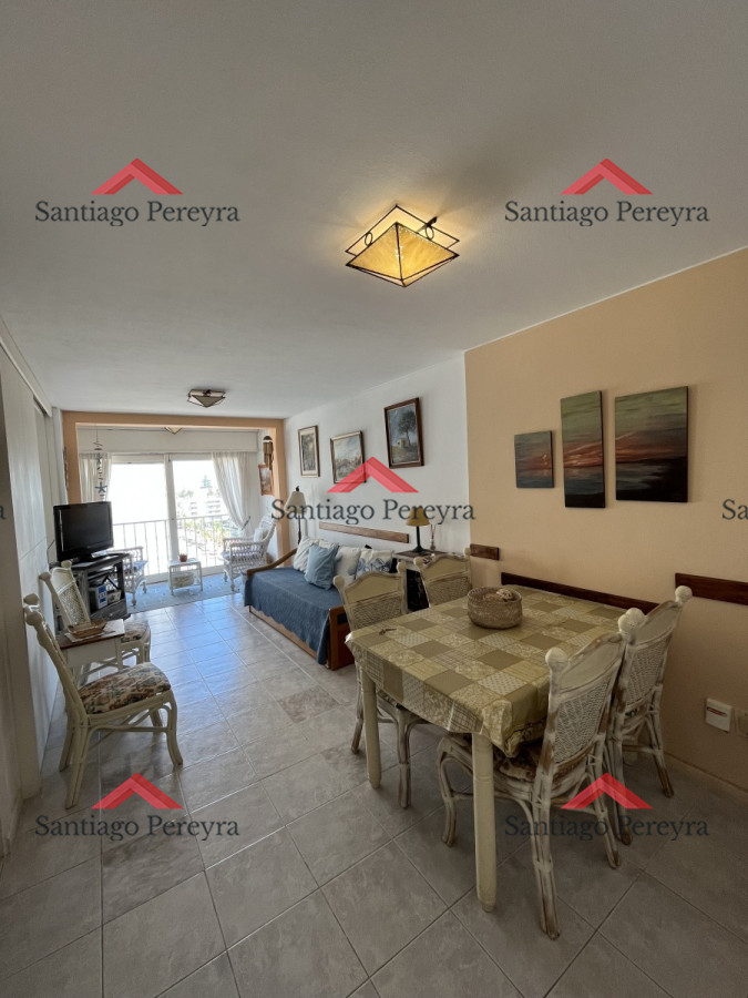 Apartamento ID.6801 - A pasos del Puerto y a metros de la plaza Artigas