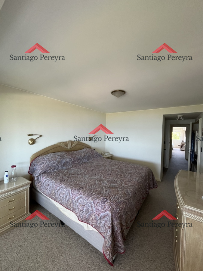 Apartamento ID.15008 - Venta 3 dormtorios más servicios - Frente al mar