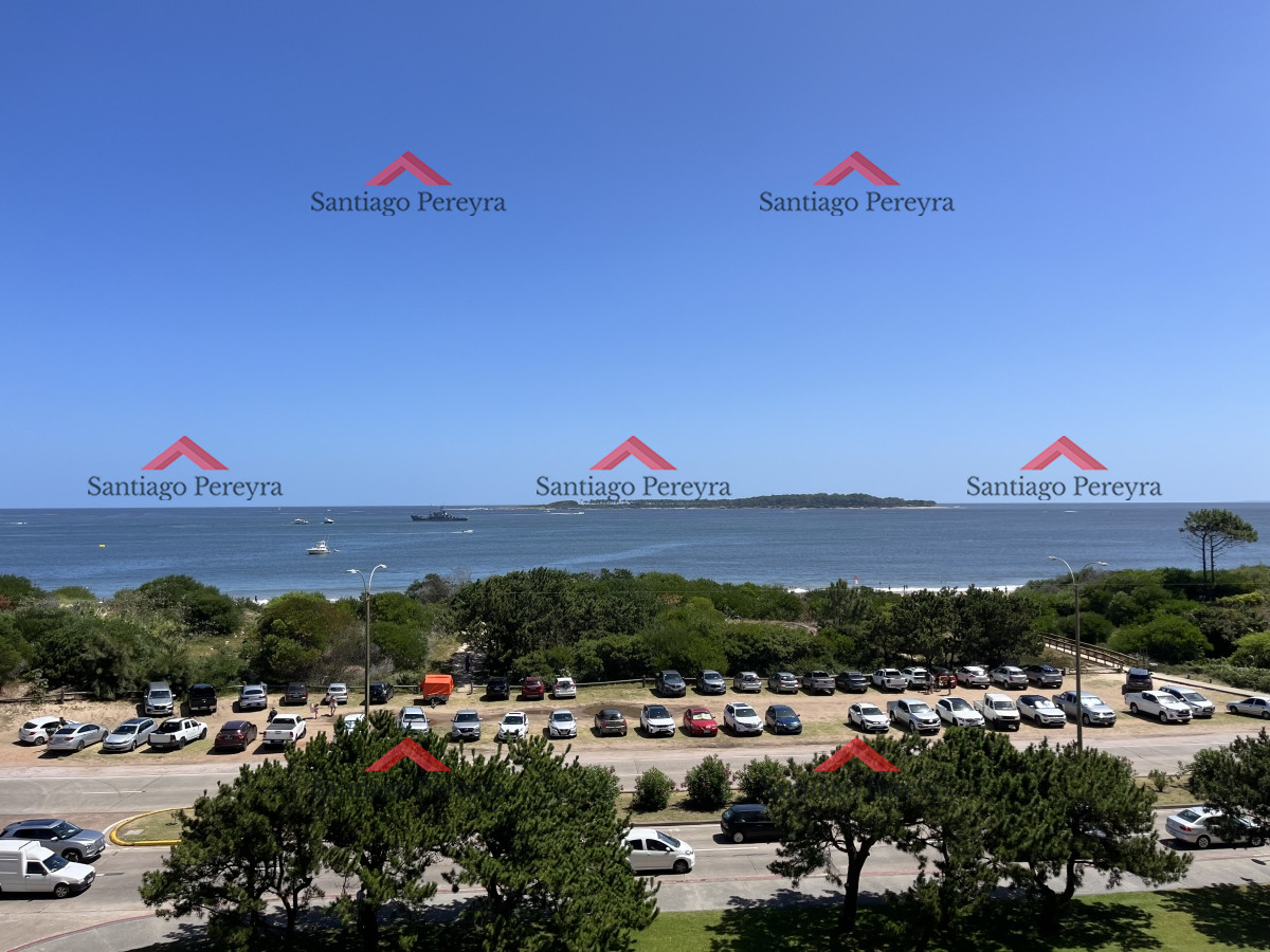 Apartamento ID.15008 - Venta 3 dormtorios más servicios - Frente al mar