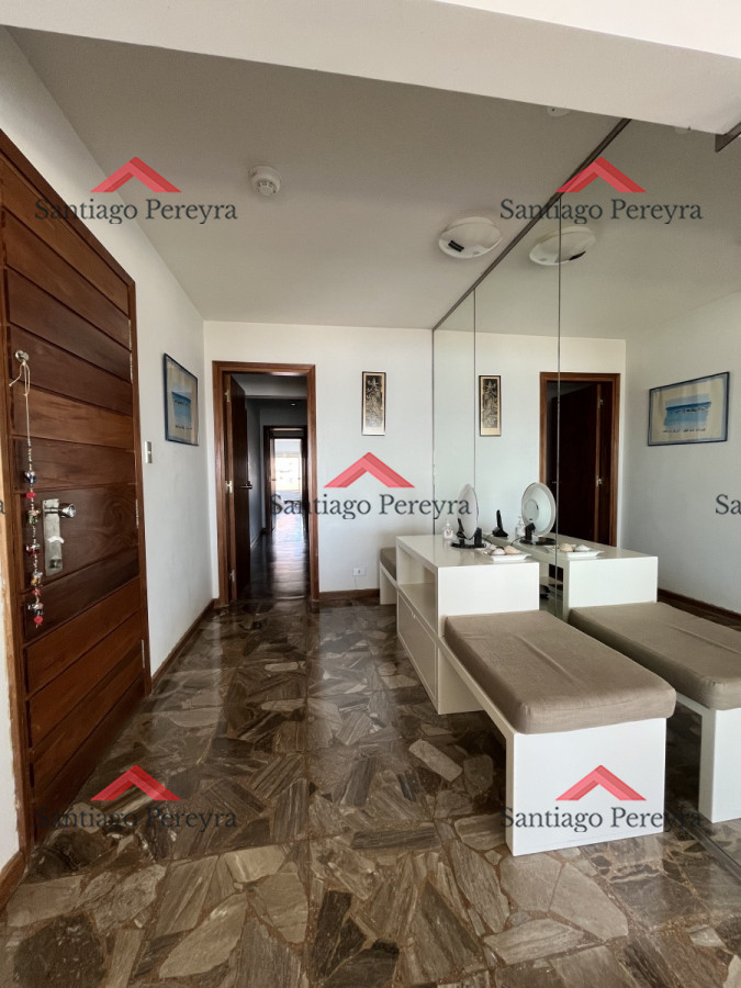 Apartamento ID.14562 - 4 Dormitorios frente al mar