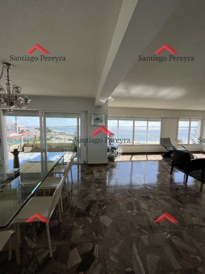 Apartamento ID.14562 - 4 Dormitorios frente al mar