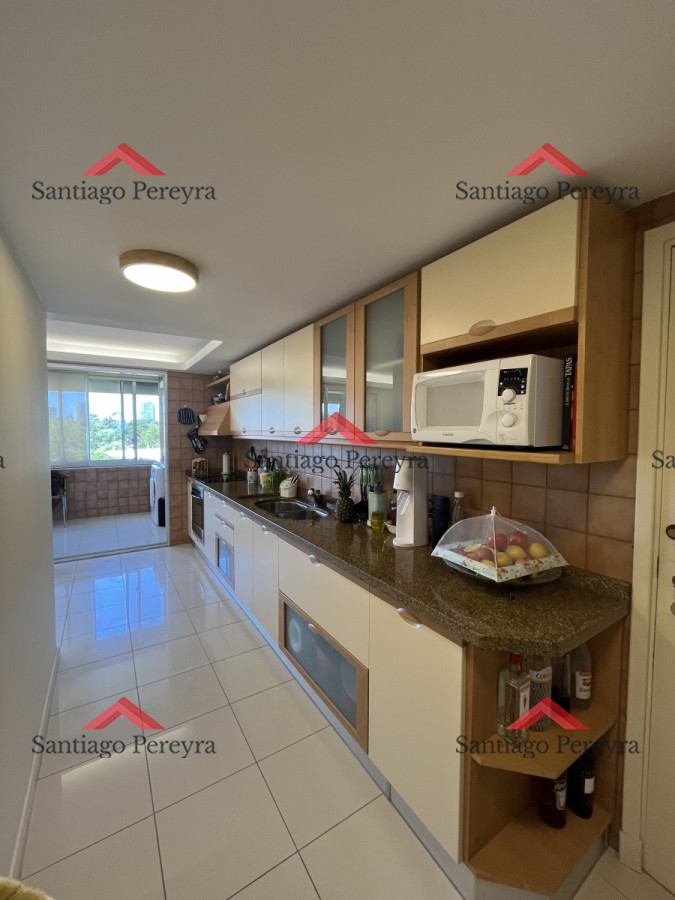 Apartamento ID.15008 - Venta 3 dormtorios más servicios - Frente al mar