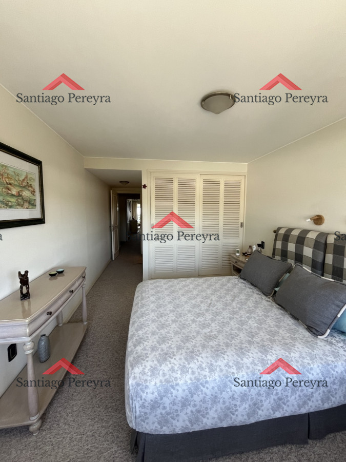 Apartamento ID.15008 - Venta 3 dormtorios más servicios - Frente al mar