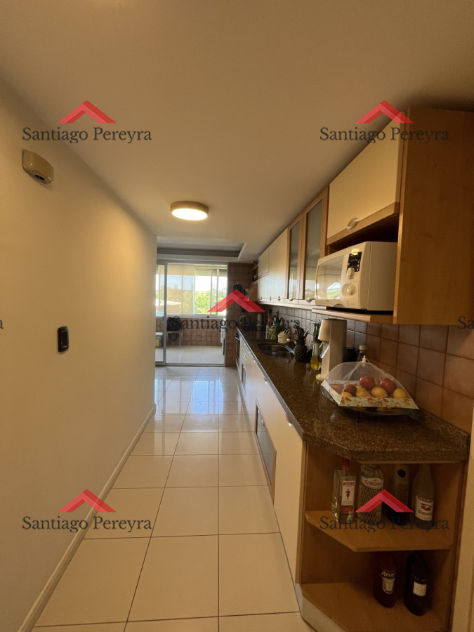 Apartamento ID.15008 - Venta 3 dormtorios más servicios - Frente al mar