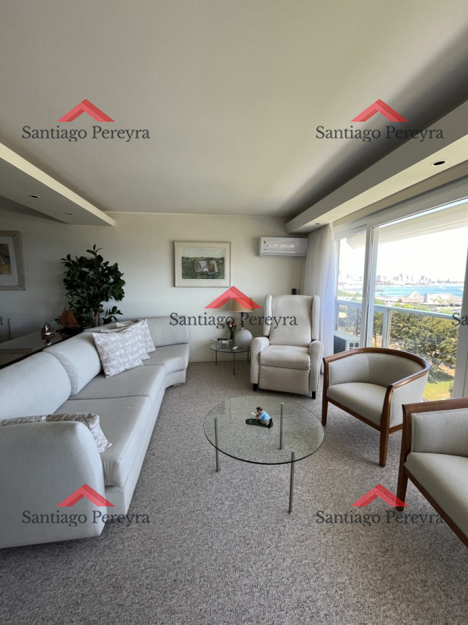 Apartamento ID.15008 - Venta 3 dormtorios más servicios - Frente al mar