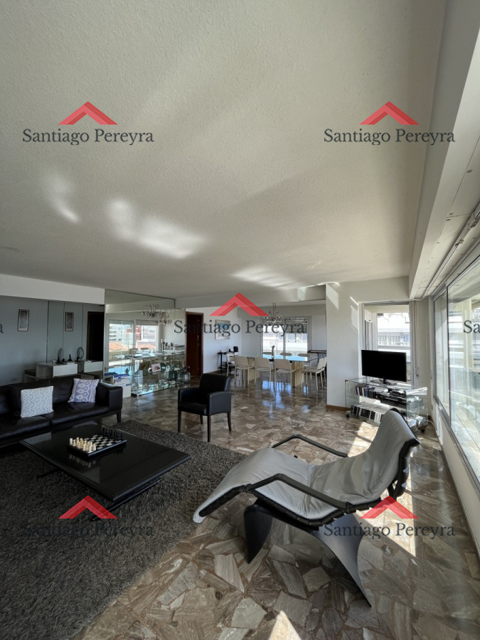 Apartamento ID.14562 - 4 Dormitorios frente al mar
