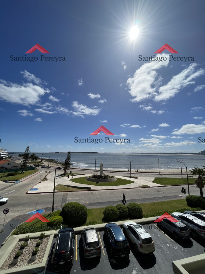 Apartamento ID.14562 - 4 Dormitorios frente al mar