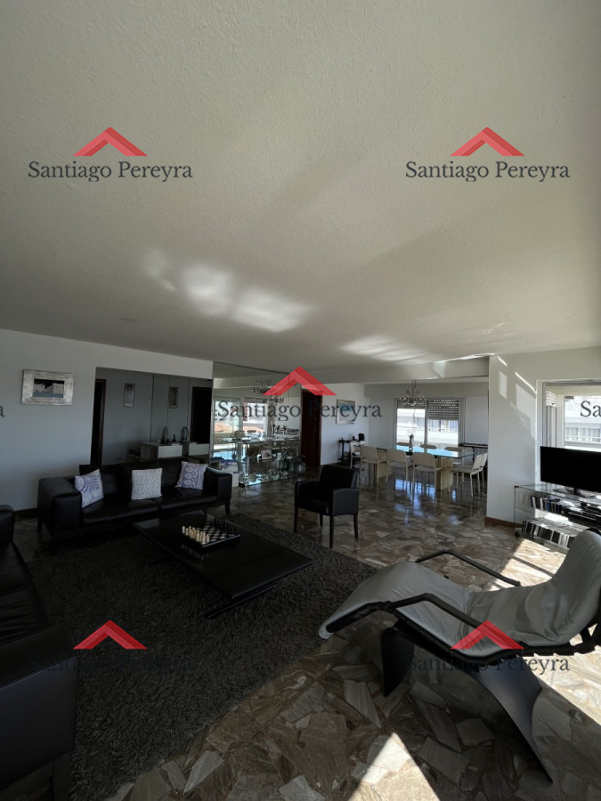 Apartamento ID.14562 - 4 Dormitorios frente al mar
