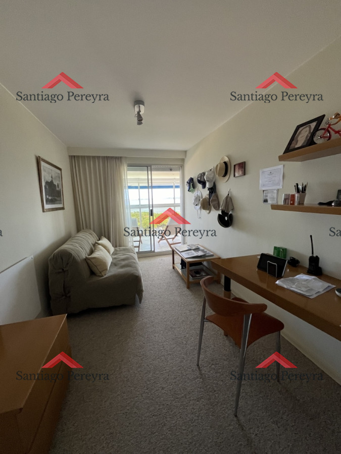 Apartamento ID.15008 - Venta 3 dormtorios más servicios - Frente al mar
